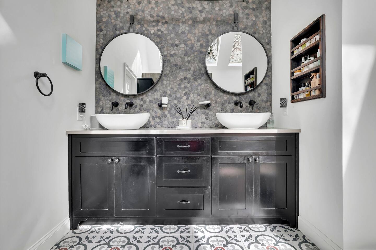 e7a47e1b 946f 4f7c 8651 48e585489665