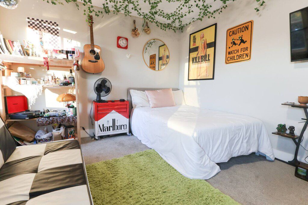 d97bc05e e0e5 4401 a0f9 545ee1eff312